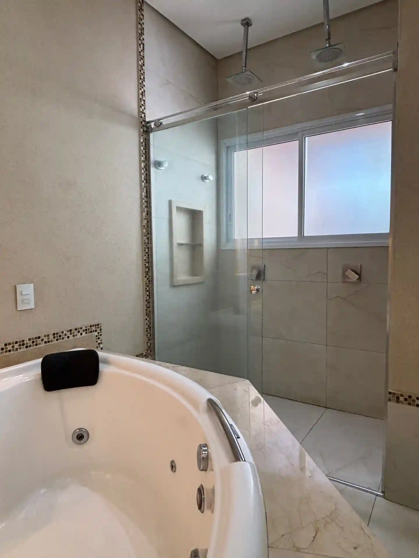Casa de Condomínio com 3 quartos para aluguel, 230m² — foto 20 de 24