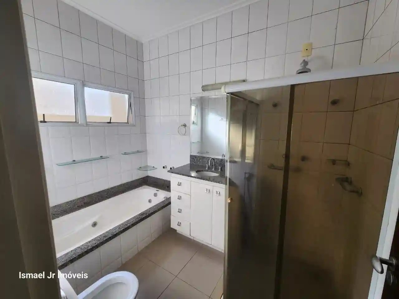Casa de Condomínio com 3 quartos à venda, 400m² — foto 3 de 28