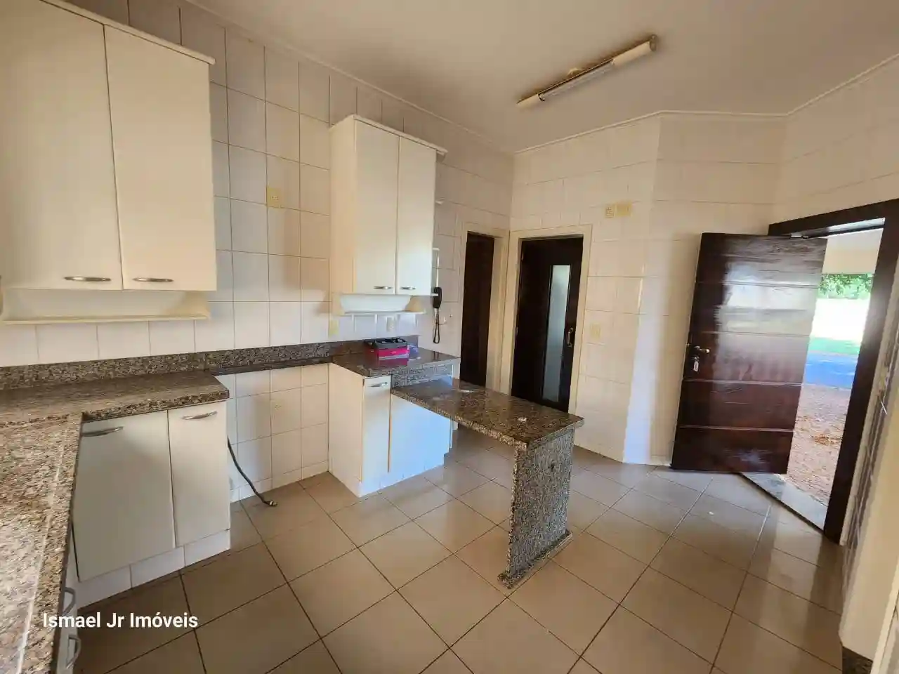 Casa de Condomínio com 3 quartos à venda, 400m² — foto 17 de 28