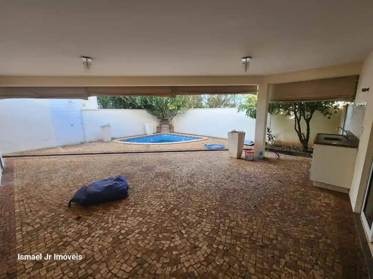 Casa de Condomínio com 3 quartos à venda, 400m² — foto 1 de 28
