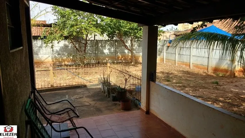 Casa à venda — foto 2 de 4