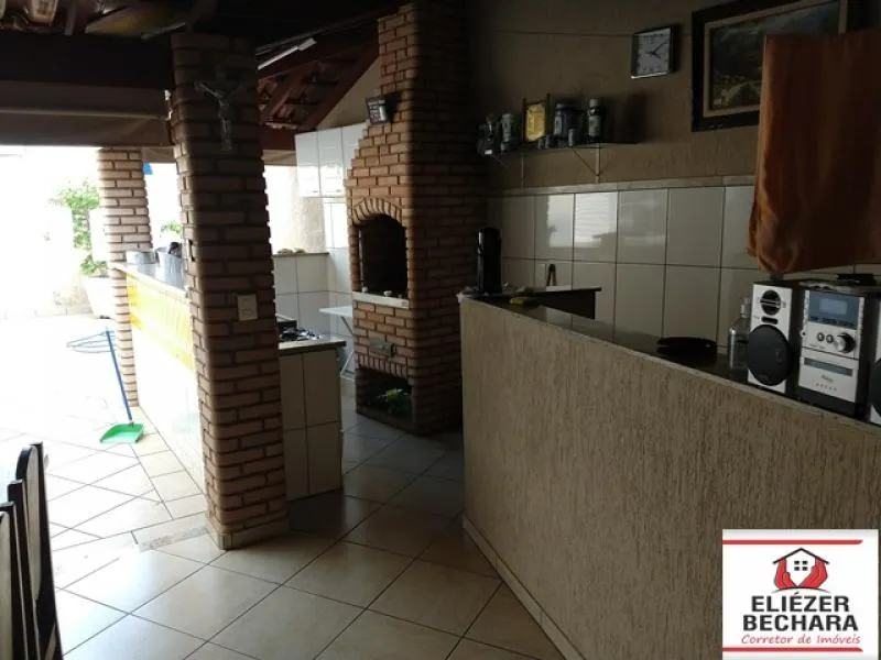 Casa à venda — foto 9 de 12