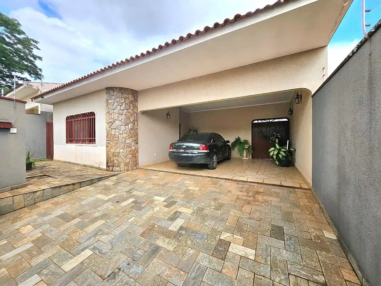 Casa Comercial com 3 quartos à venda, 432m² — foto 1 de 14