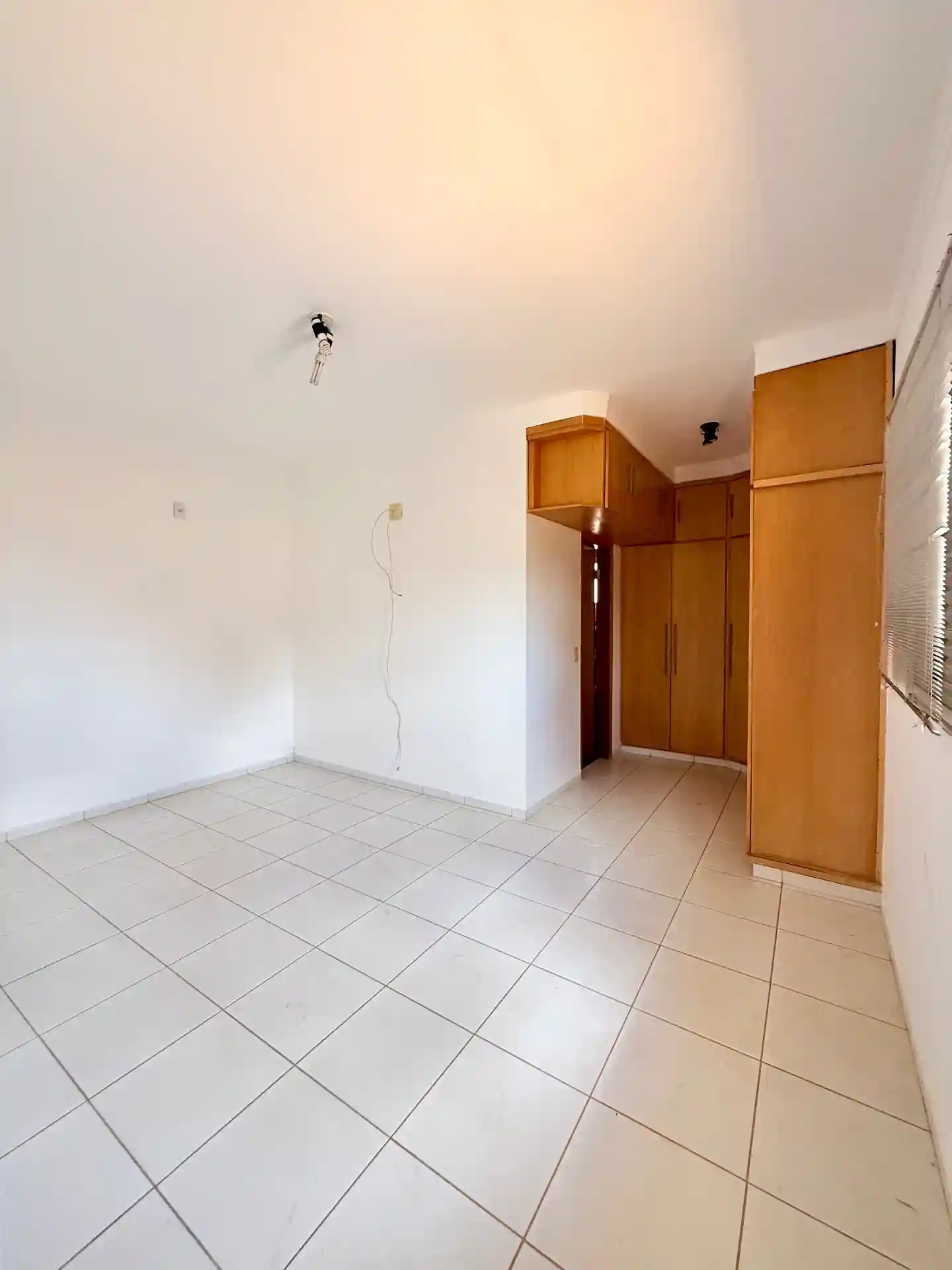 Casa de Condomínio com 4 quartos para aluguel, 405m² — foto 22 de 23