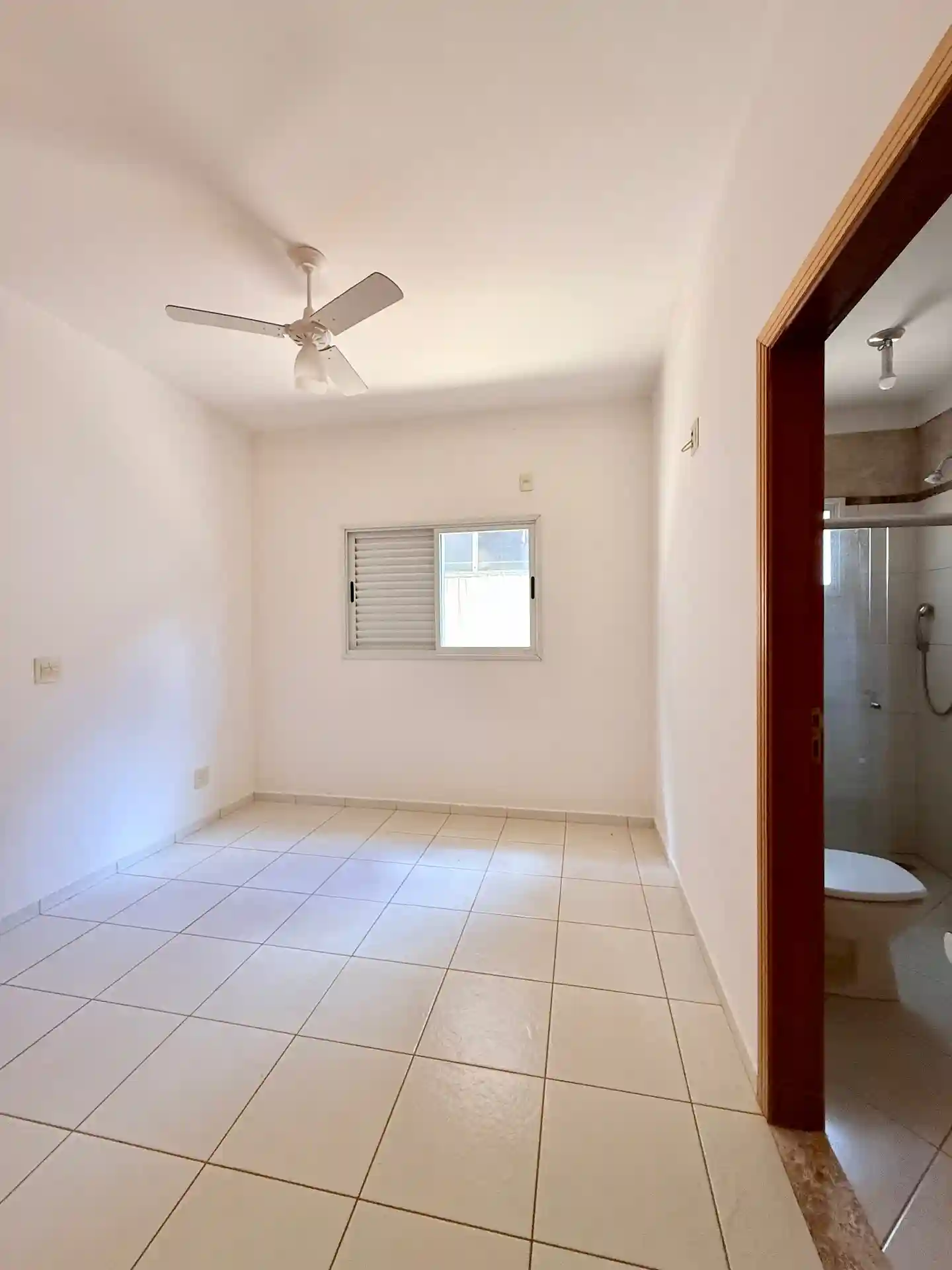 Casa de Condomínio com 4 quartos para aluguel, 405m² — foto 8 de 23