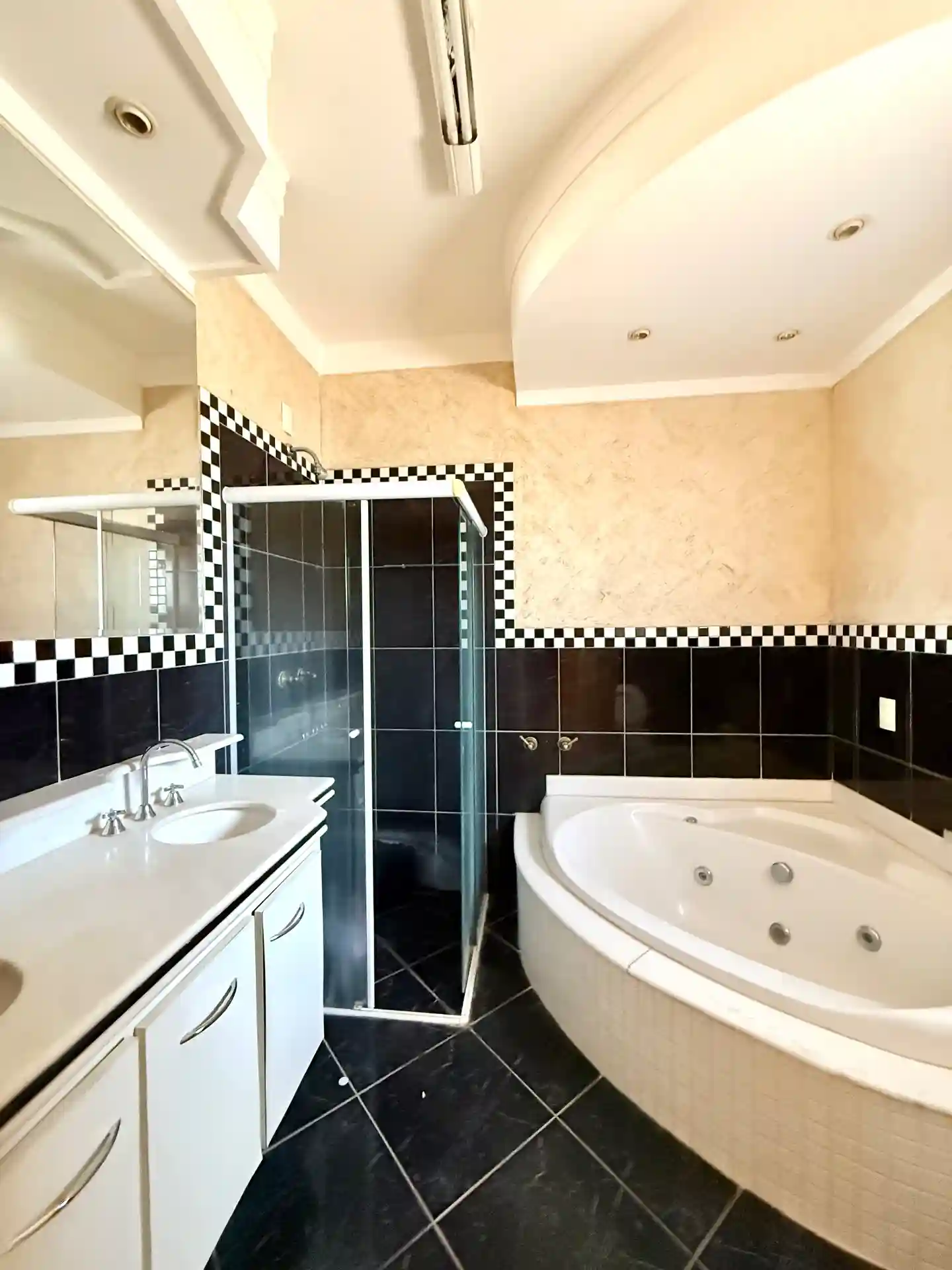 Casa de Condomínio com 4 quartos para aluguel, 405m² — foto 23 de 23