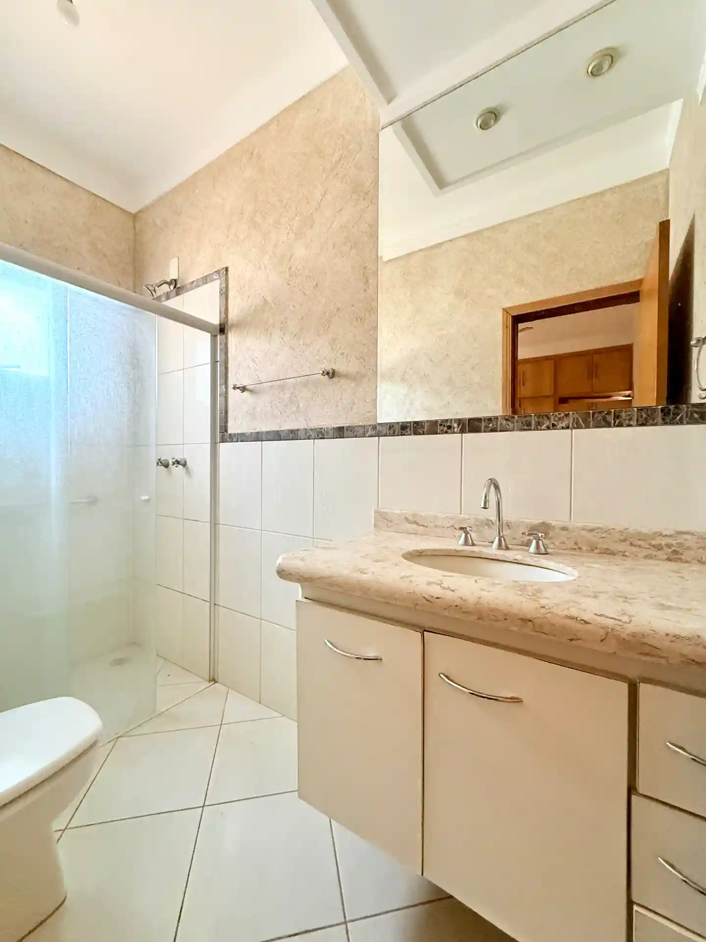Casa de Condomínio com 4 quartos para aluguel, 405m² — foto 14 de 23