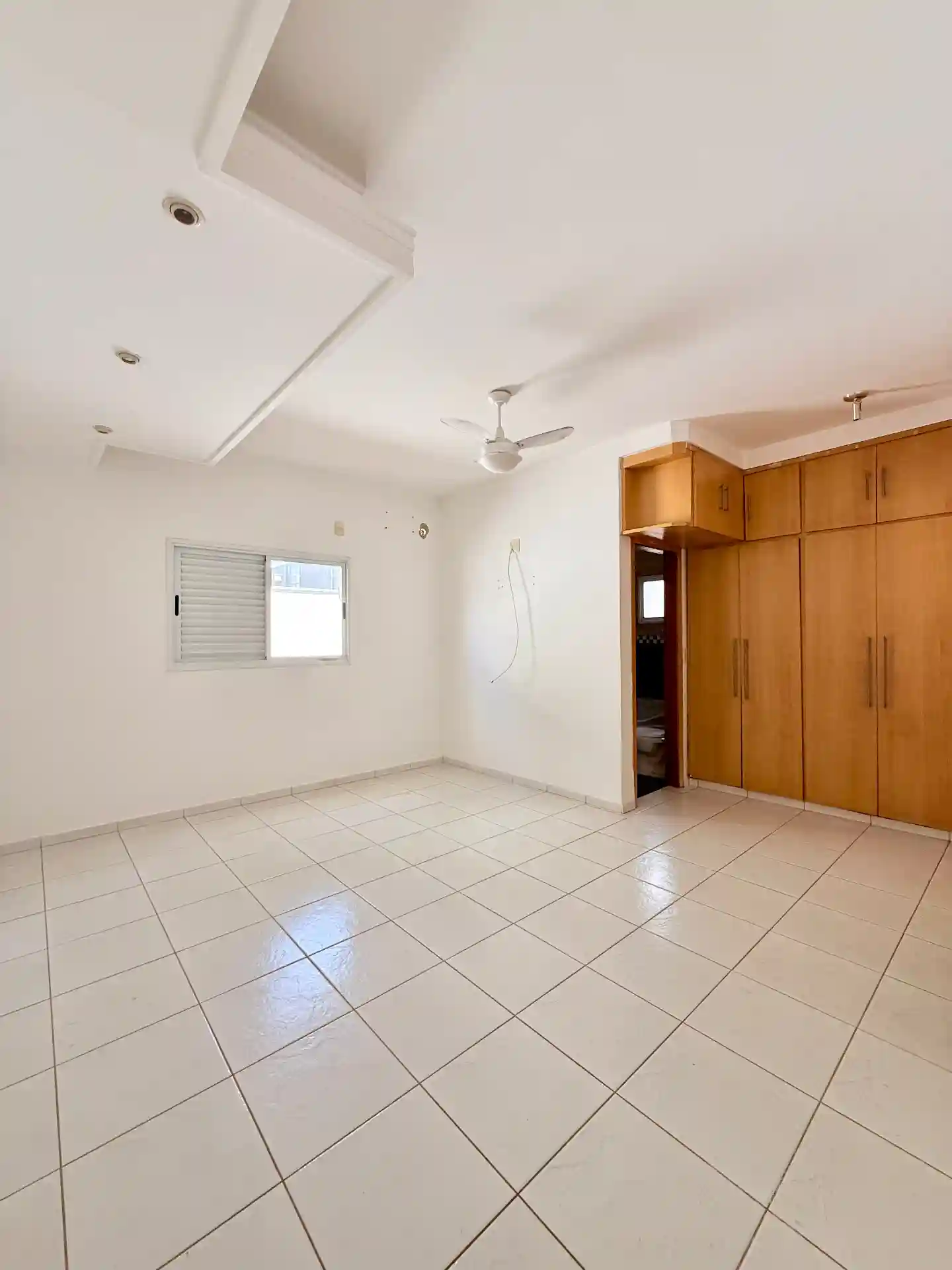 Casa de Condomínio com 4 quartos para aluguel, 405m² — foto 10 de 23