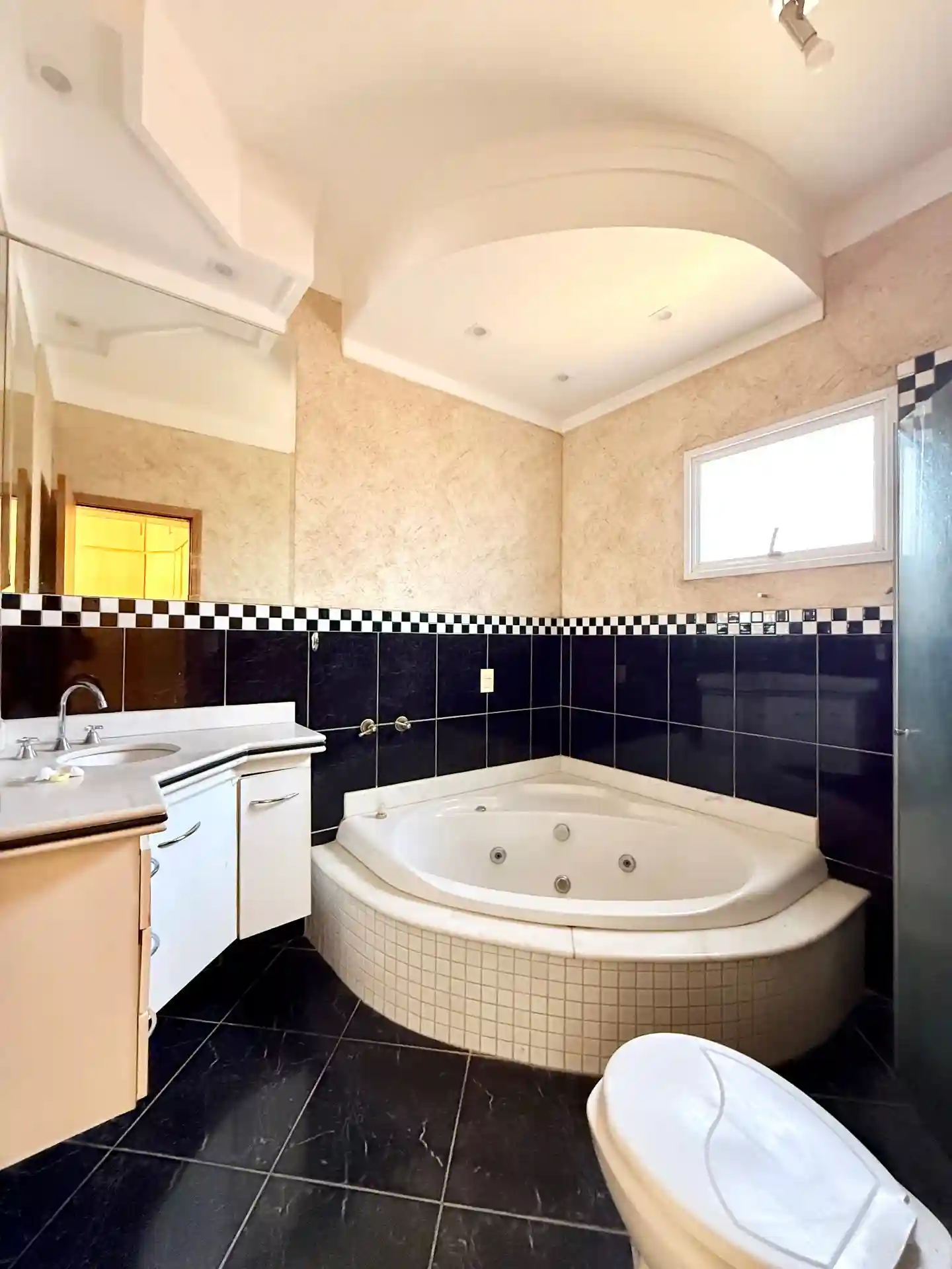 Casa de Condomínio com 4 quartos para aluguel, 405m² — foto 12 de 23