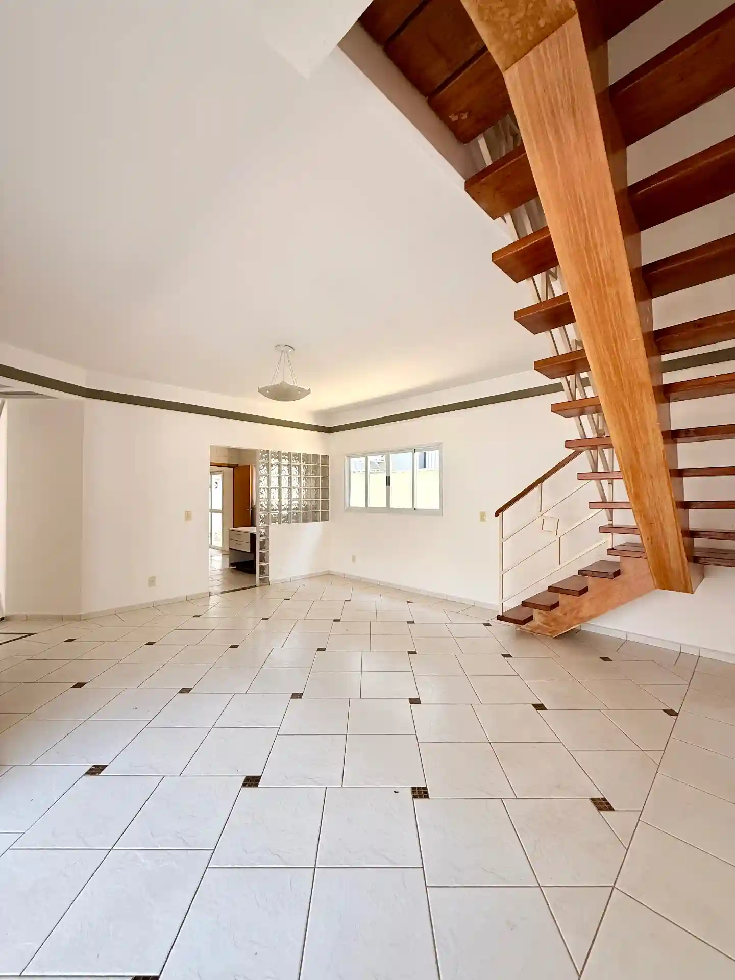 Casa de Condomínio com 4 quartos para aluguel, 405m² — foto 13 de 23