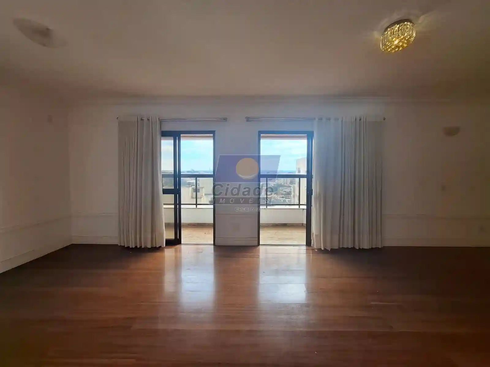 Apartamento com 3 quartos para aluguel, 158m² — foto 1 de 19