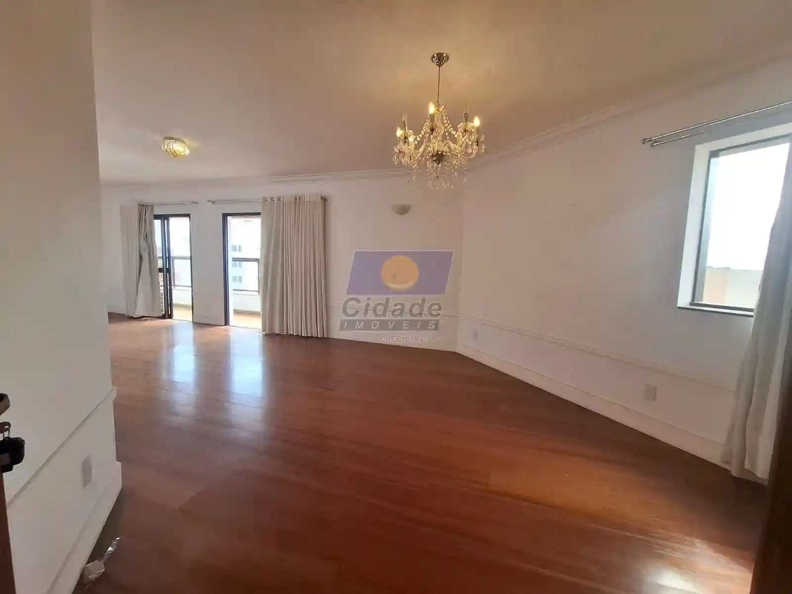 Apartamento com 3 quartos para aluguel, 158m² — foto 3 de 19