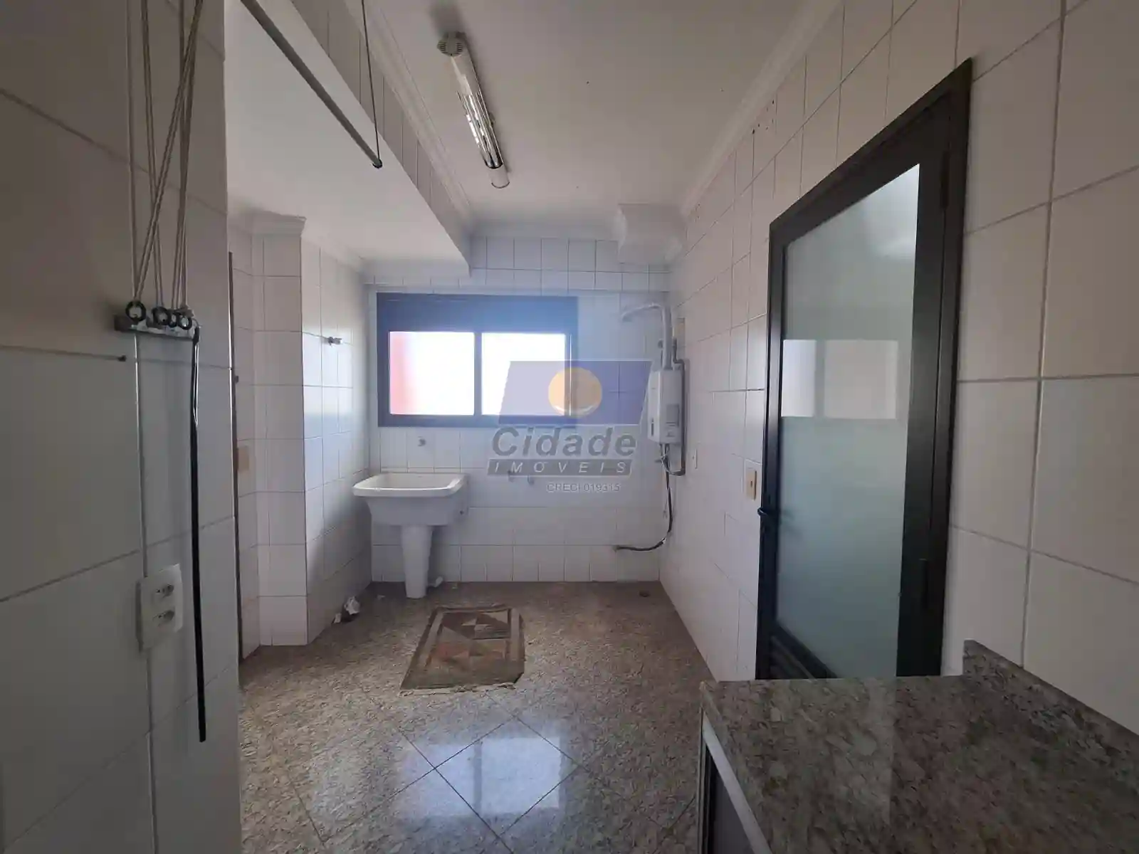 Apartamento com 3 quartos para aluguel, 158m² — foto 18 de 19