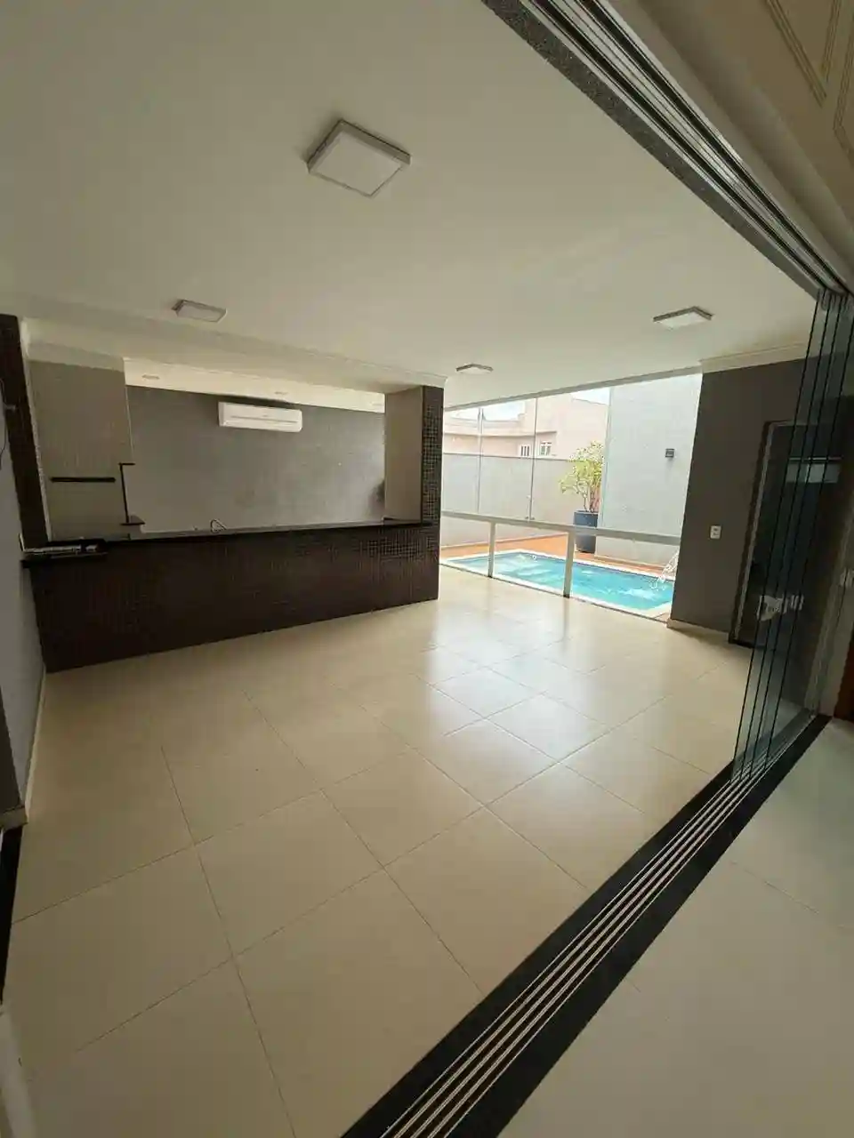 Casa de Condomínio com 4 quartos à venda, 250m² — foto 5 de 19