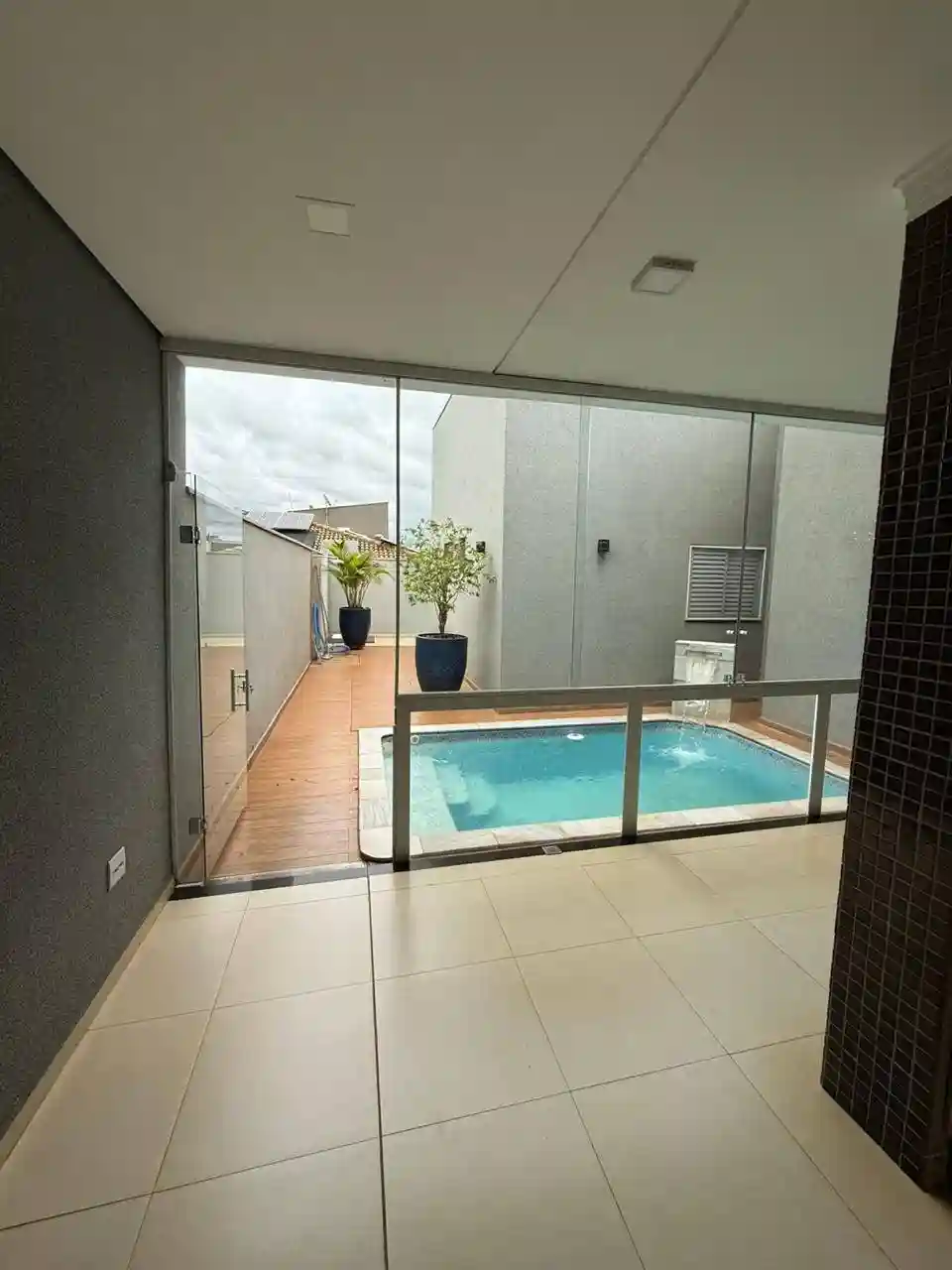 Casa de Condomínio com 4 quartos à venda, 250m² — foto 10 de 19