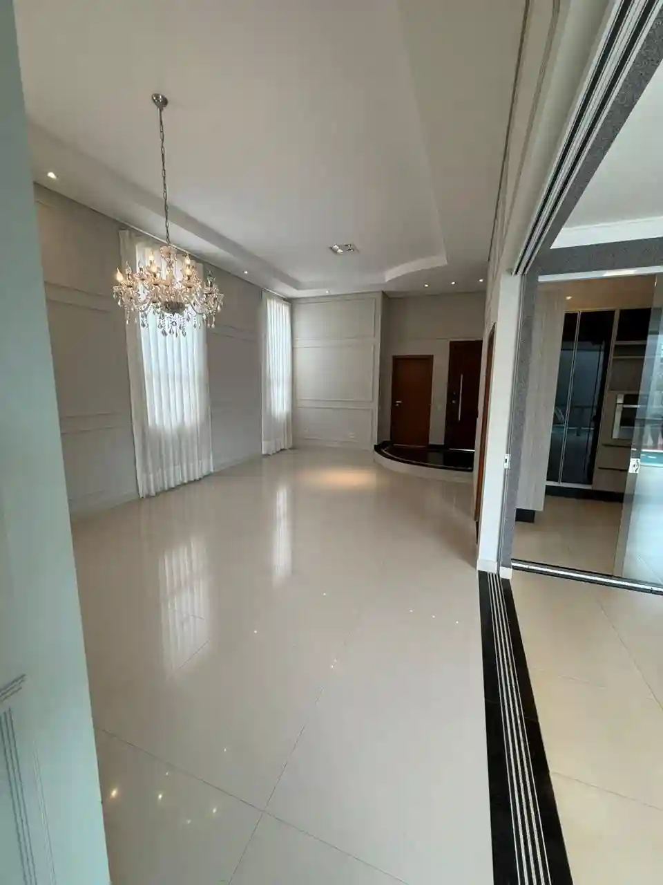 Casa de Condomínio com 4 quartos à venda, 250m² — foto 4 de 19