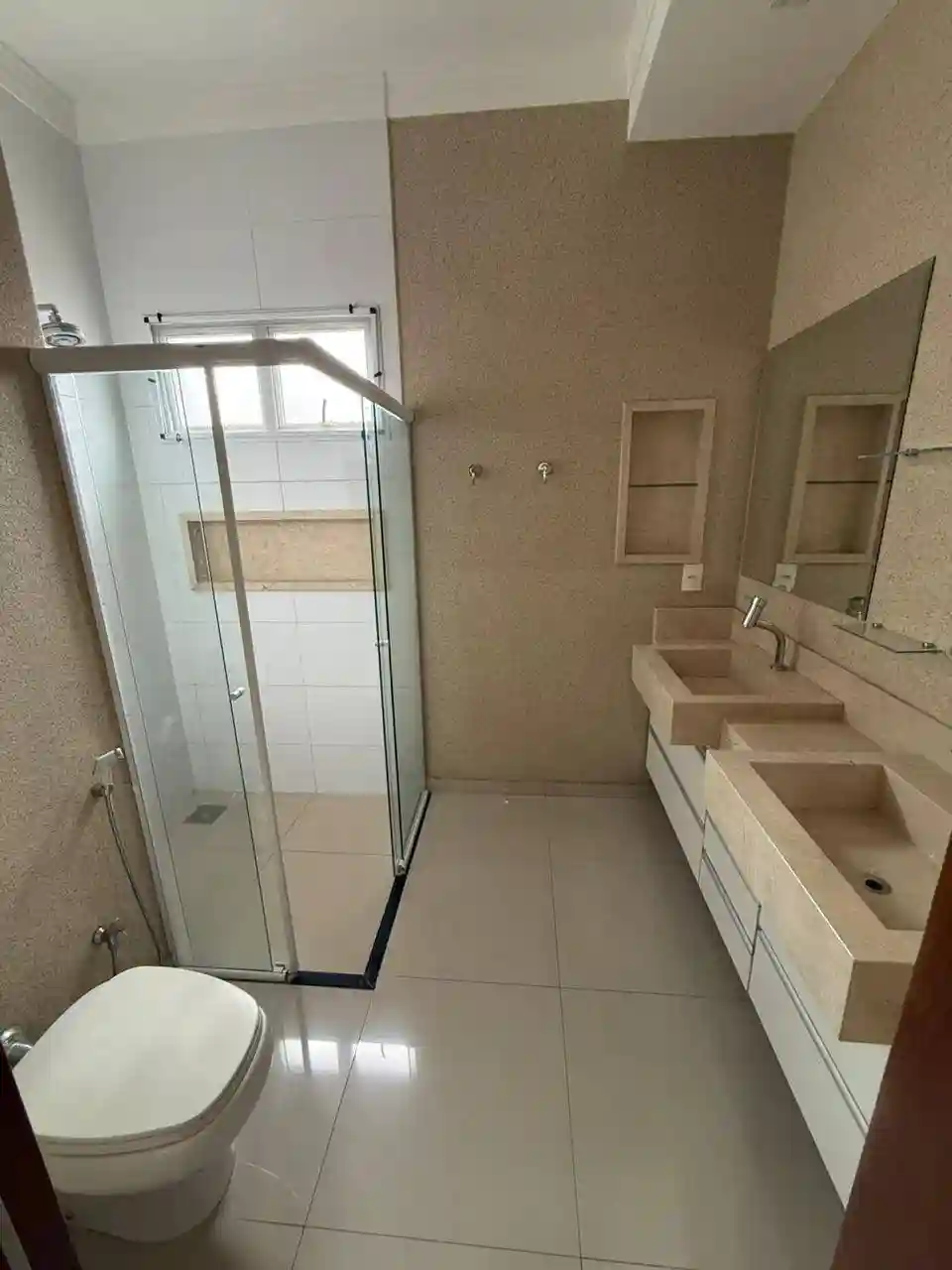 Casa de Condomínio com 4 quartos à venda, 250m² — foto 16 de 19