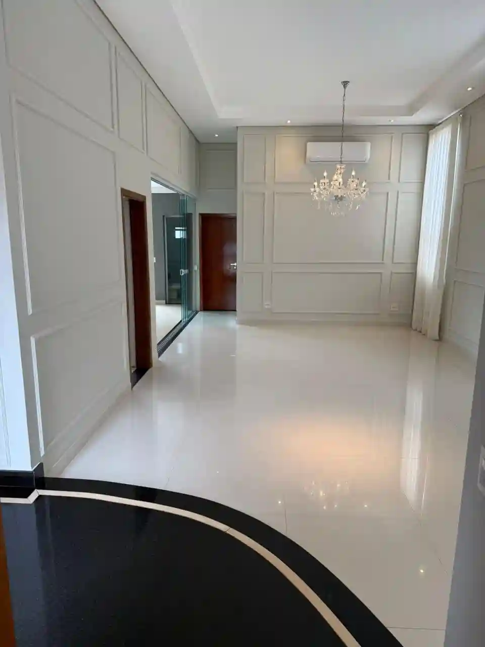 Casa de Condomínio com 4 quartos à venda, 250m² — foto 3 de 19