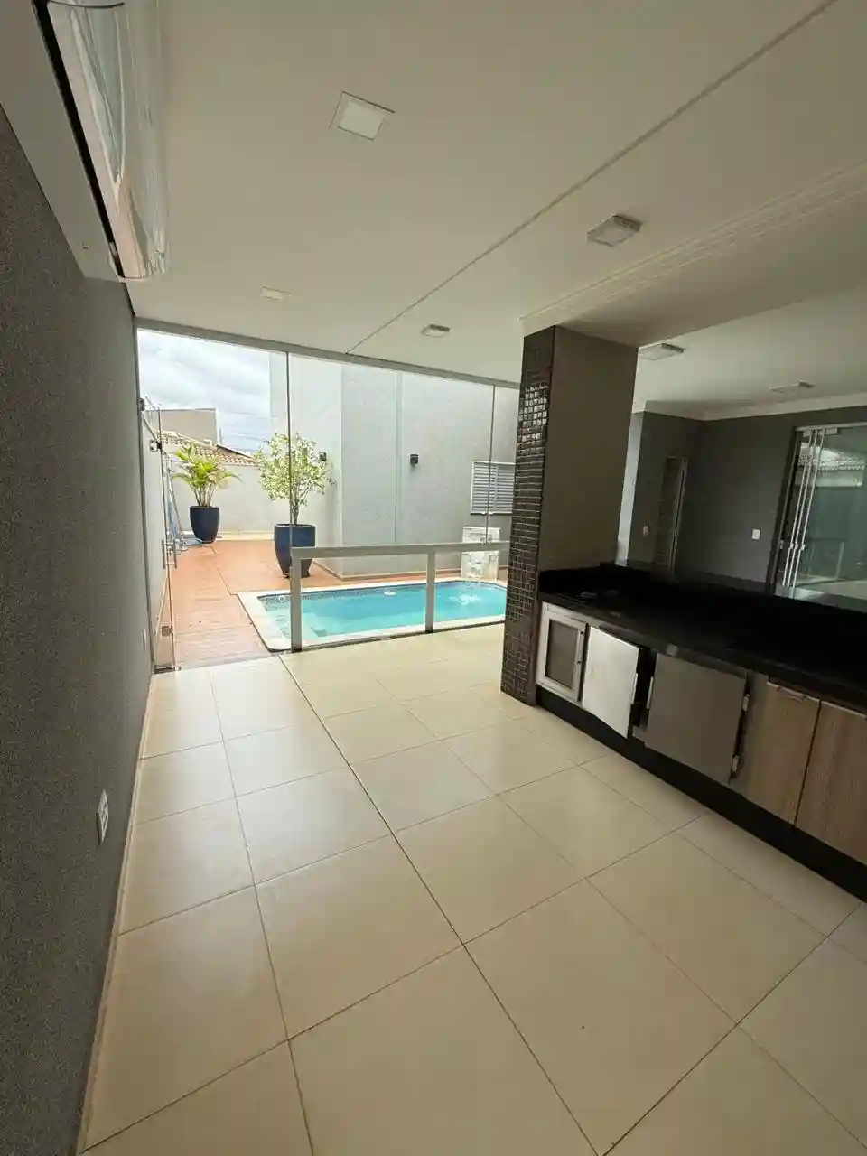 Casa de Condomínio com 4 quartos à venda, 250m² — foto 7 de 19