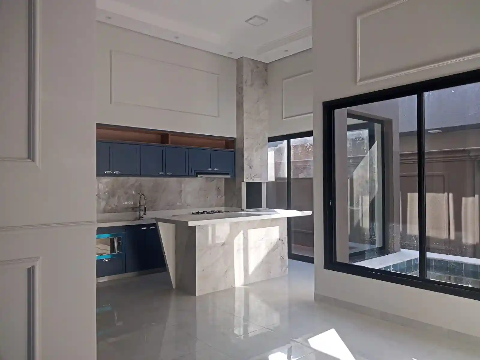 Casa de Condomínio com 3 quartos à venda, 265m² — foto 3 de 16