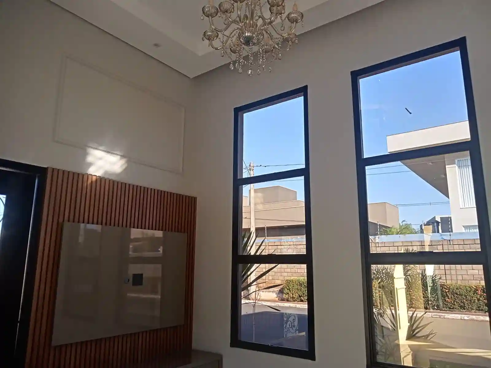 Casa de Condomínio com 3 quartos à venda, 265m² — foto 2 de 16
