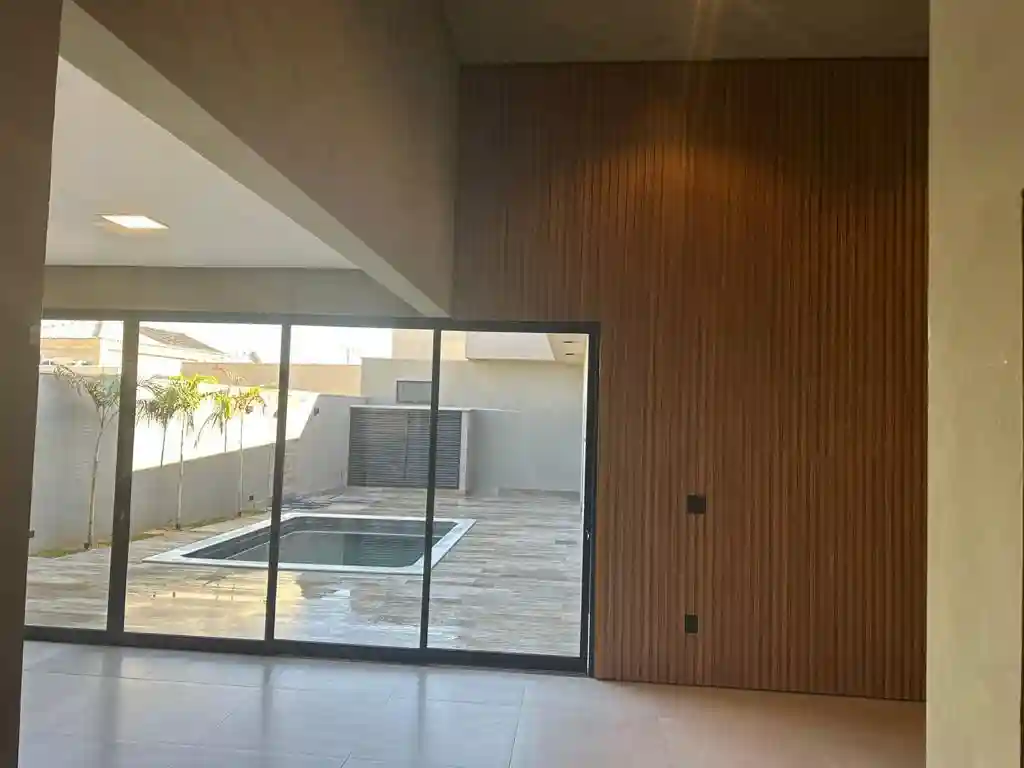 Casa de Condomínio com 3 quartos à venda, 240m² — foto 7 de 19