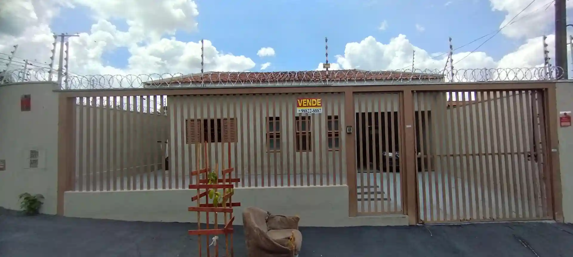 Casa com 3 quartos à venda, 142m² — foto 1 de 43