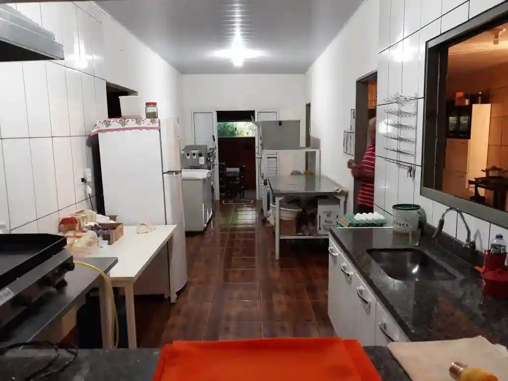 Casa Comercial com 2 quartos à venda, 200m² — foto 4 de 7