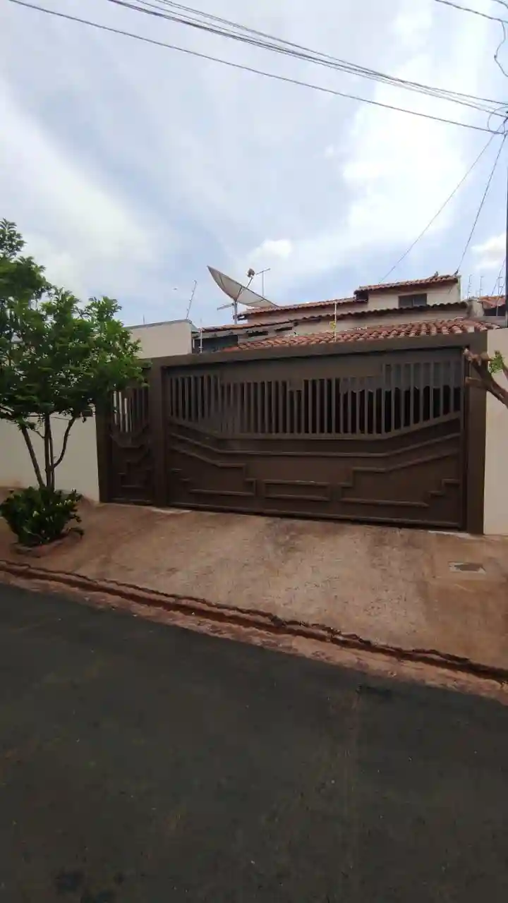 Casa com 3 quartos à venda, 120m² — foto 1 de 19