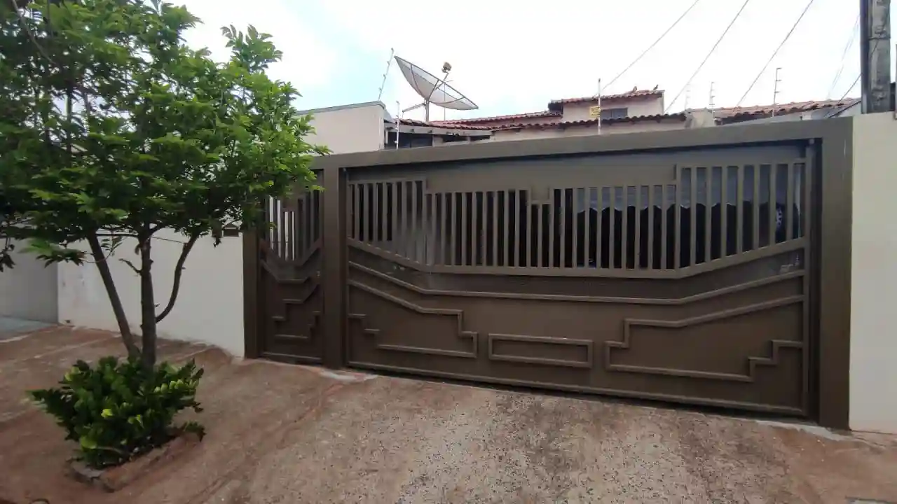 Casa com 3 quartos à venda, 120m² — foto 2 de 19