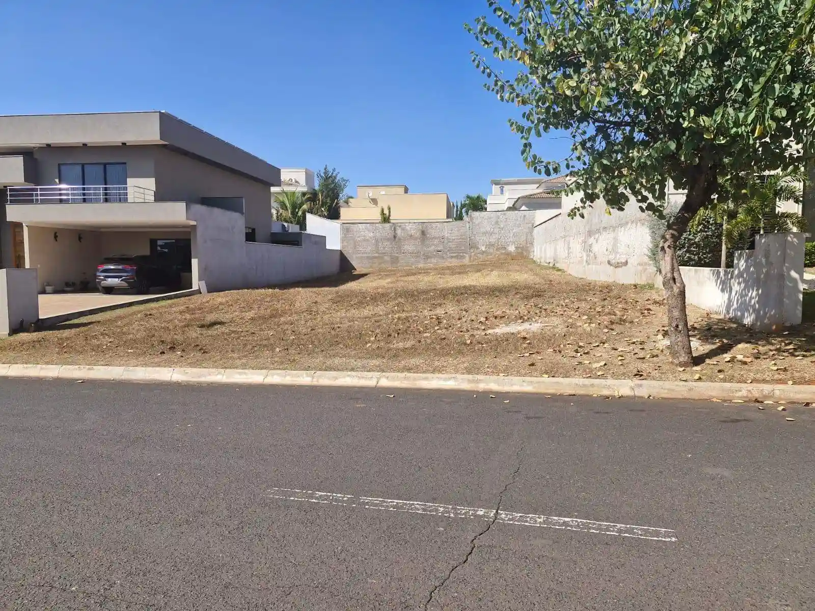 Terreno / Lote / Condomínio  à venda, 500m² — foto 1 de 8