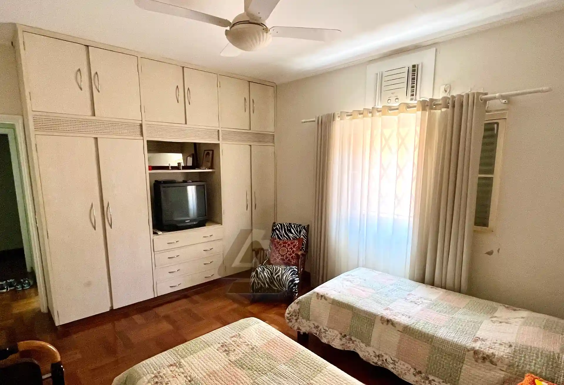 Casa com 3 quartos à venda, 450m² — foto 10 de 17