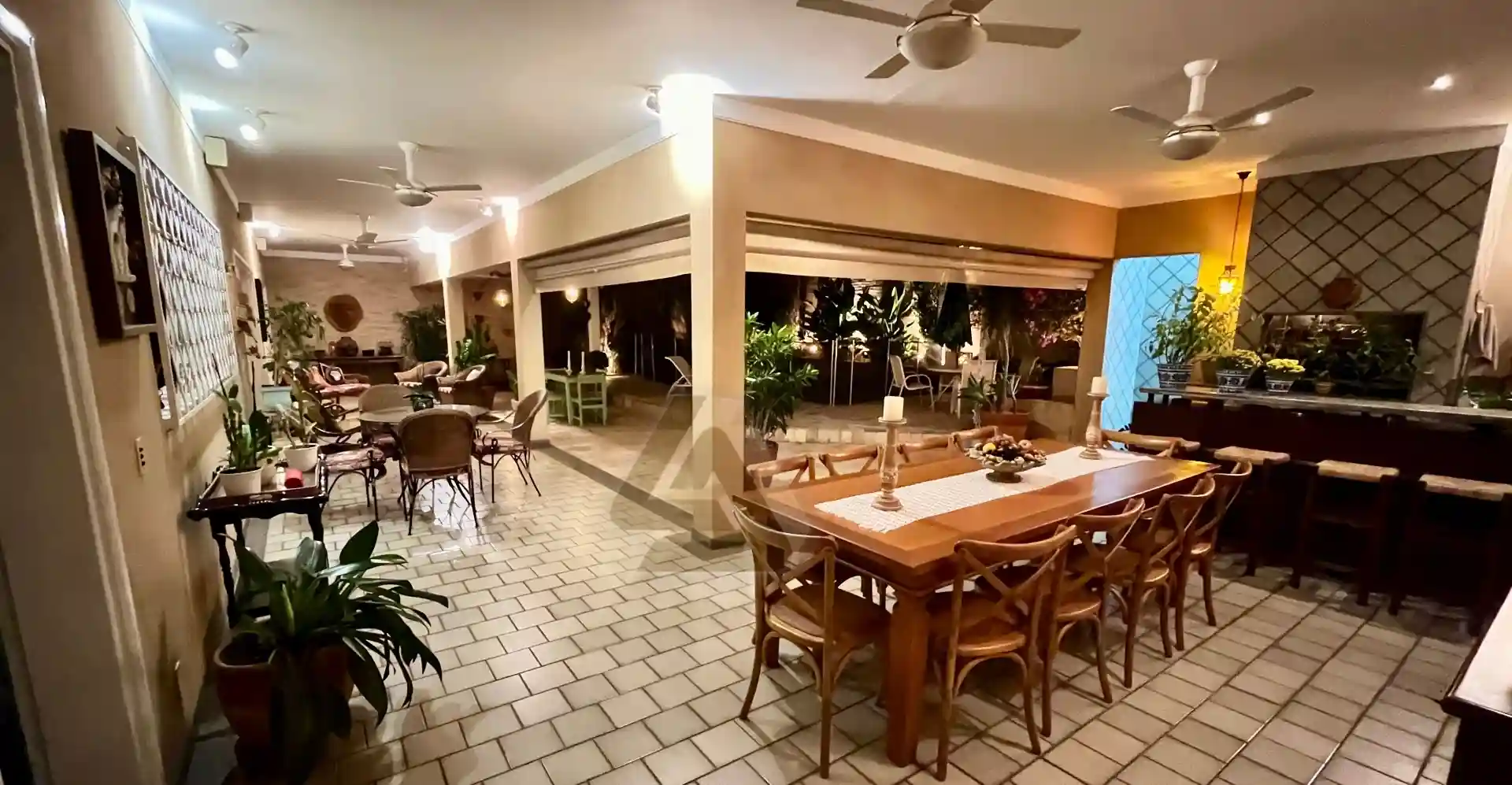 Casa com 3 quartos à venda, 450m² — foto 1 de 17