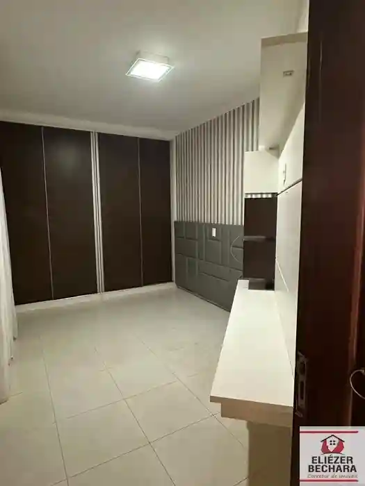 Casa de Condomínio com 3 quartos à venda, 243m² — foto 18 de 34