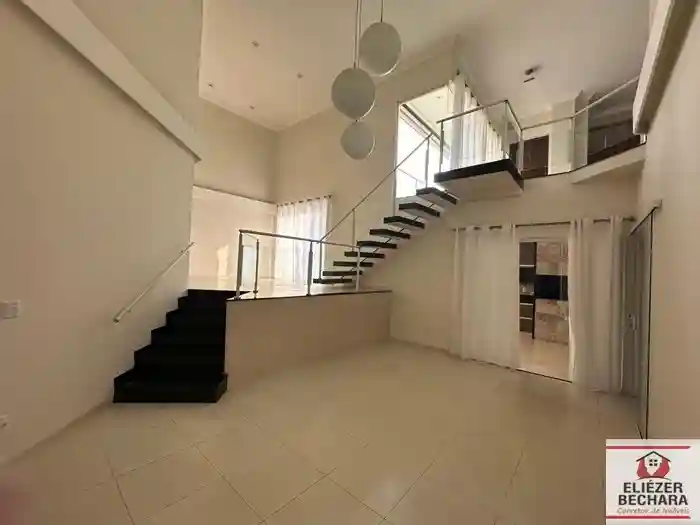 Casa de Condomínio com 3 quartos à venda, 243m² — foto 1 de 34
