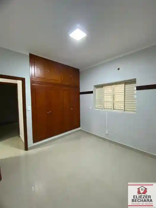 Casa com 4 quartos à venda, 168m² — foto 4 de 25