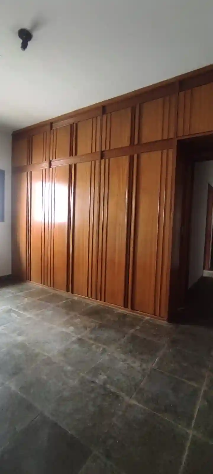 Casa com 3 quartos à venda, 250m² — foto 9 de 17
