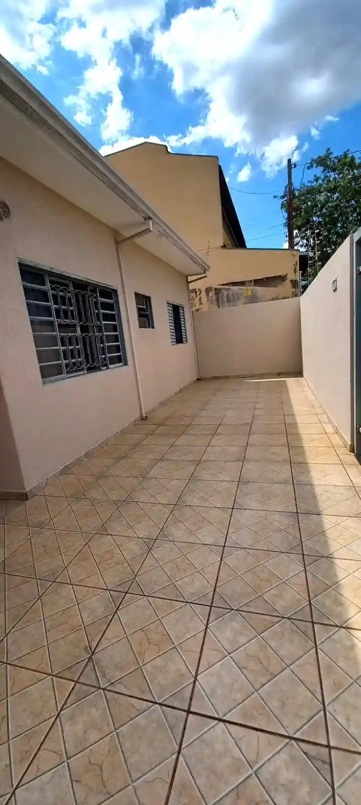 Casa com 3 quartos à venda, 135m² — foto 2 de 23