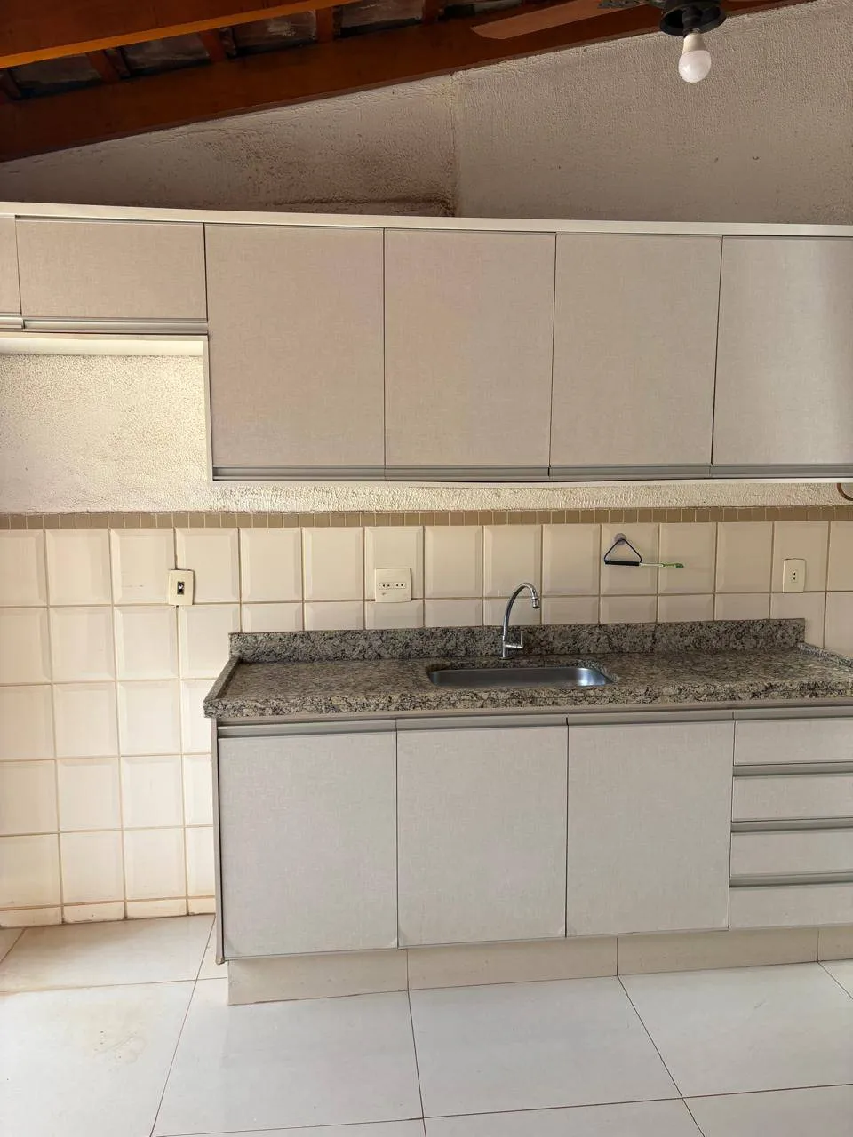 Casa com 3 quartos à venda, 220m² — foto 24 de 28