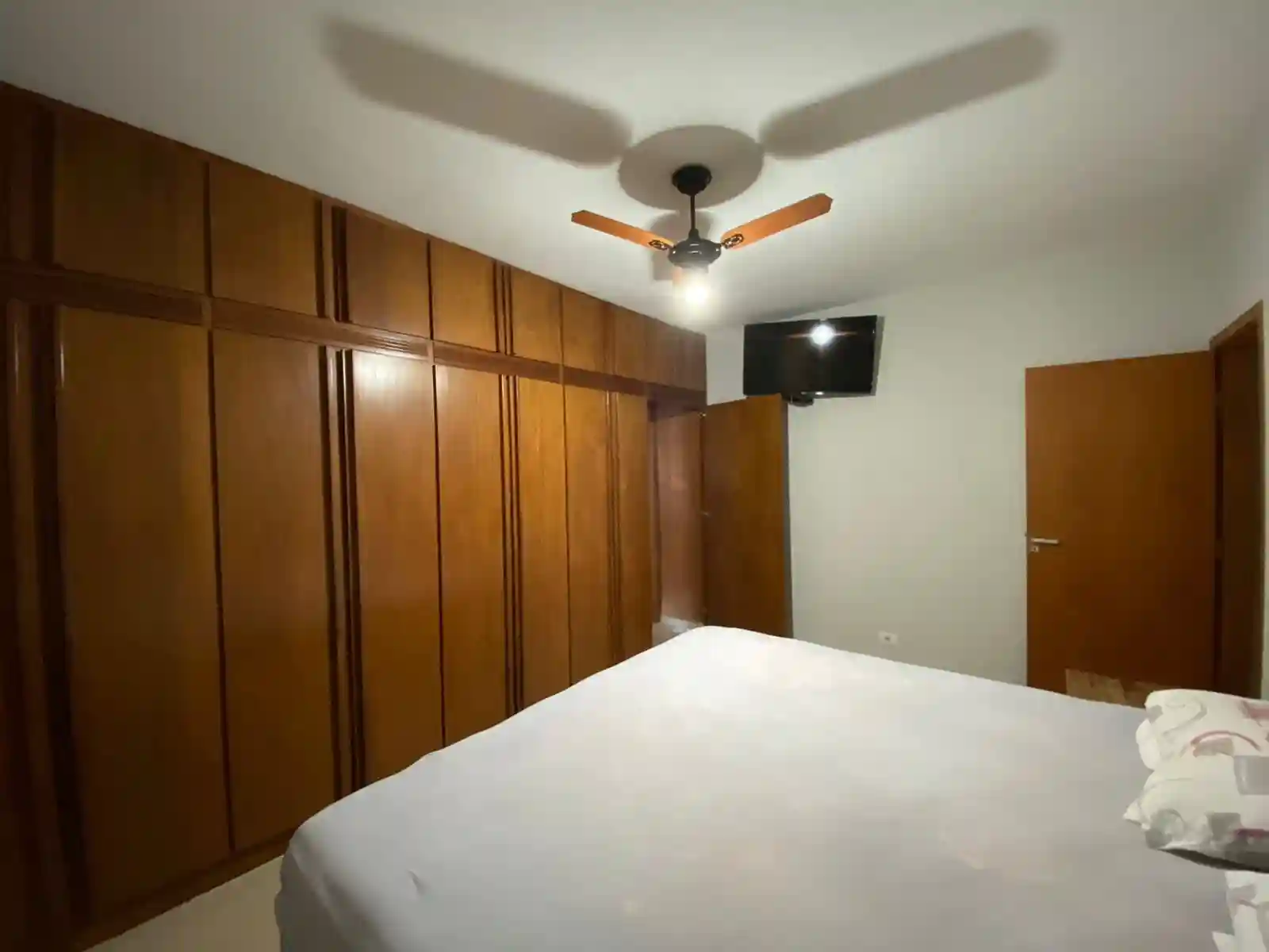 Casa com 3 quartos à venda, 363m² — foto 2 de 17