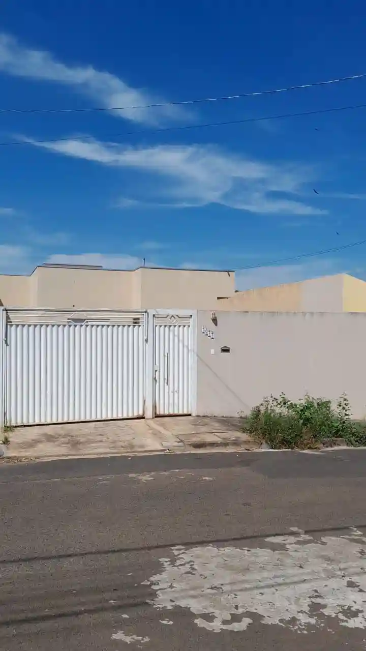 Casa com 2 quartos à venda, 200m² — foto 1 de 8
