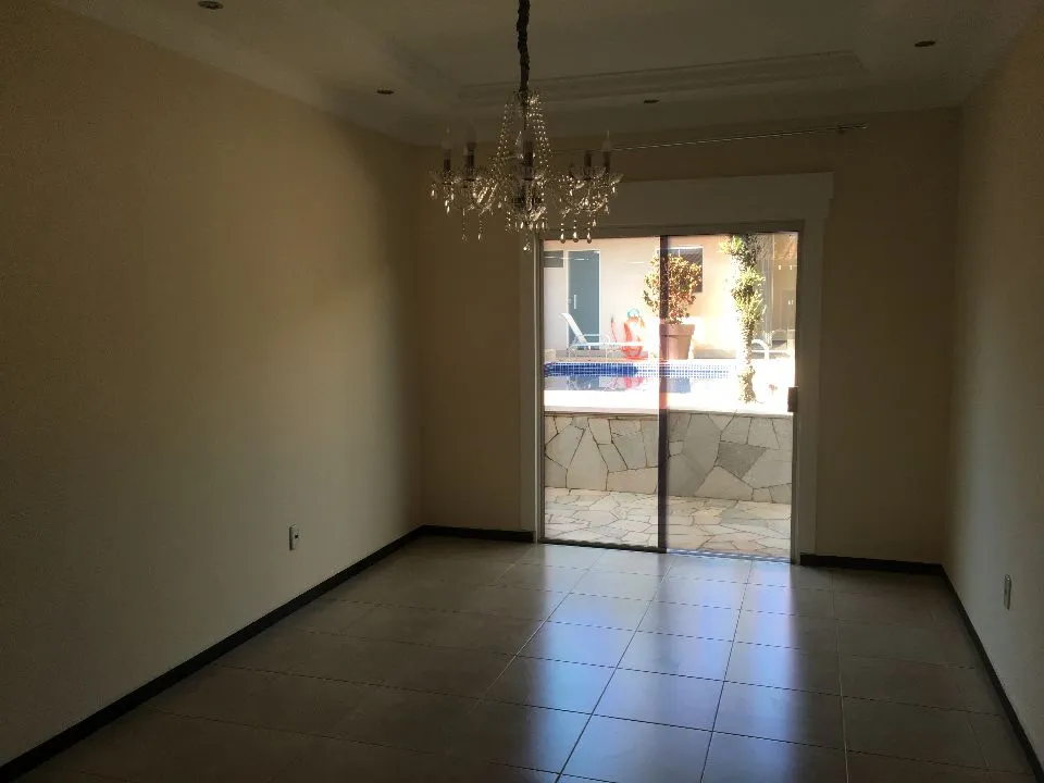 Casa à venda — foto 2 de 8