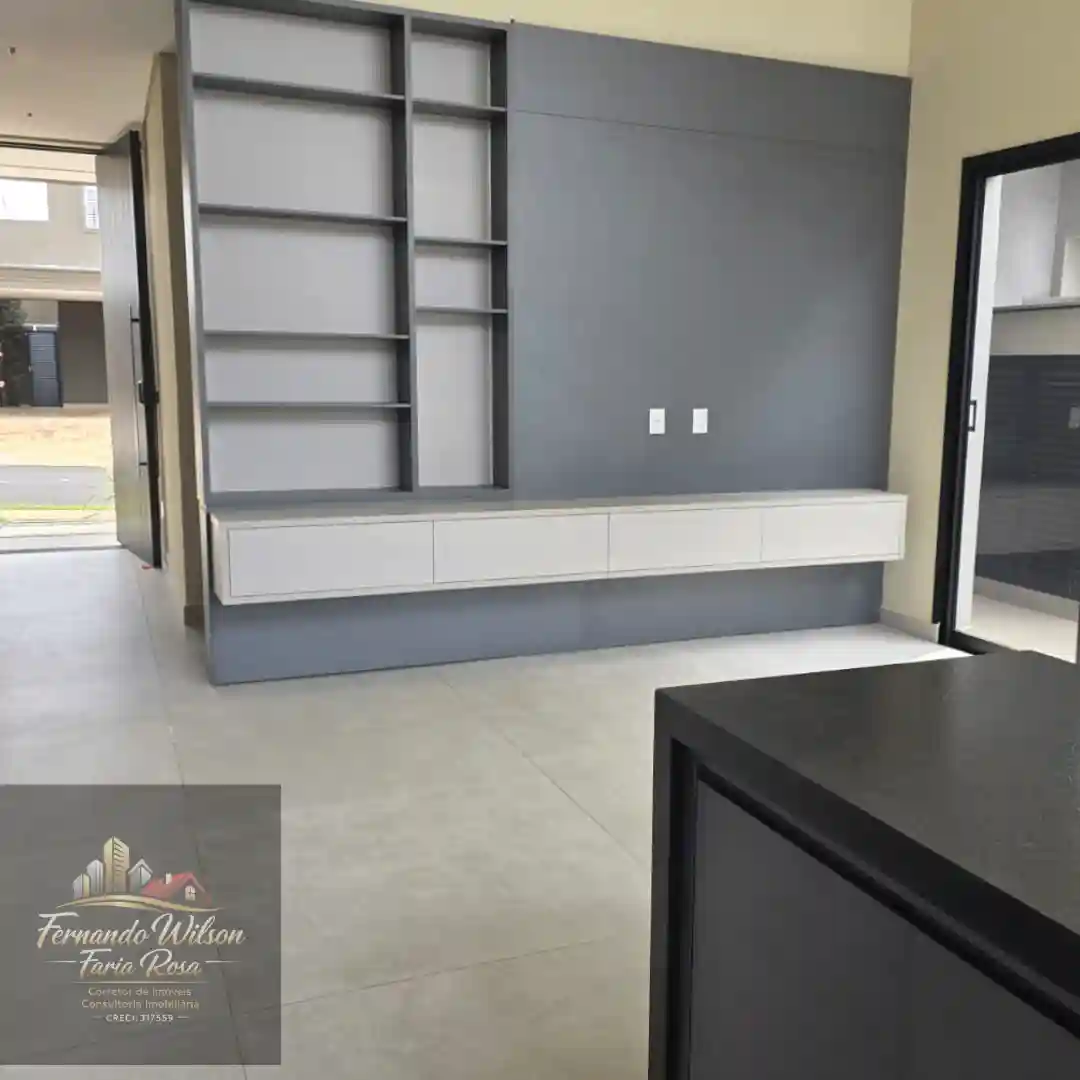 Casa com 3 quartos à venda, 167m² — foto 2 de 6