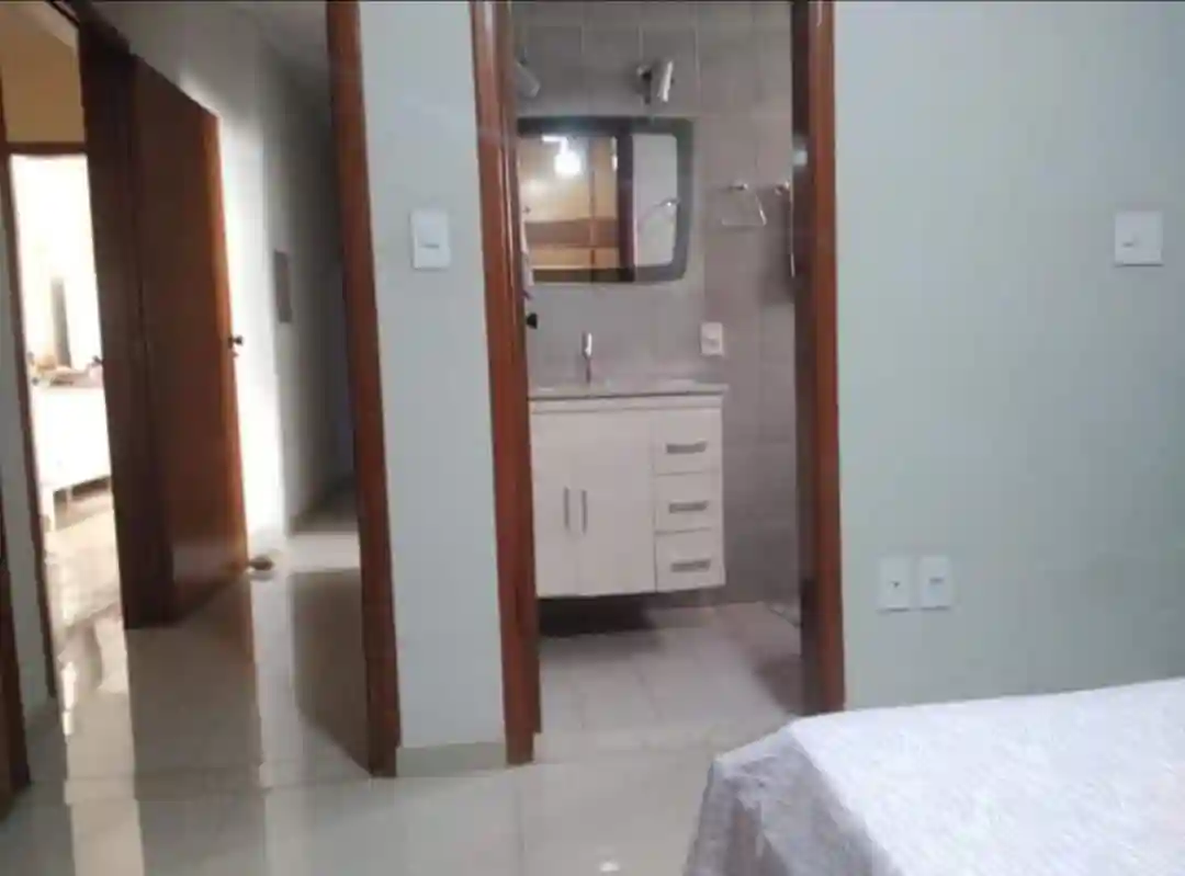 Casa com 3 quartos à venda, 242m² — foto 8 de 19