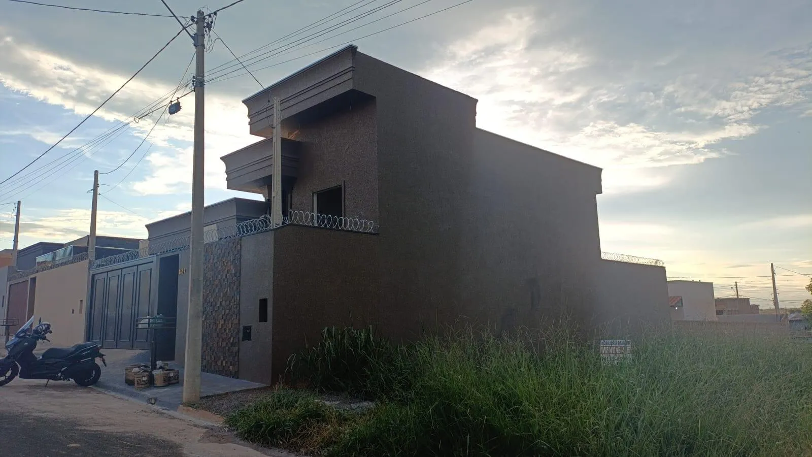 Casa com 3 quartos para aluguel, 160m² — foto 2 de 28