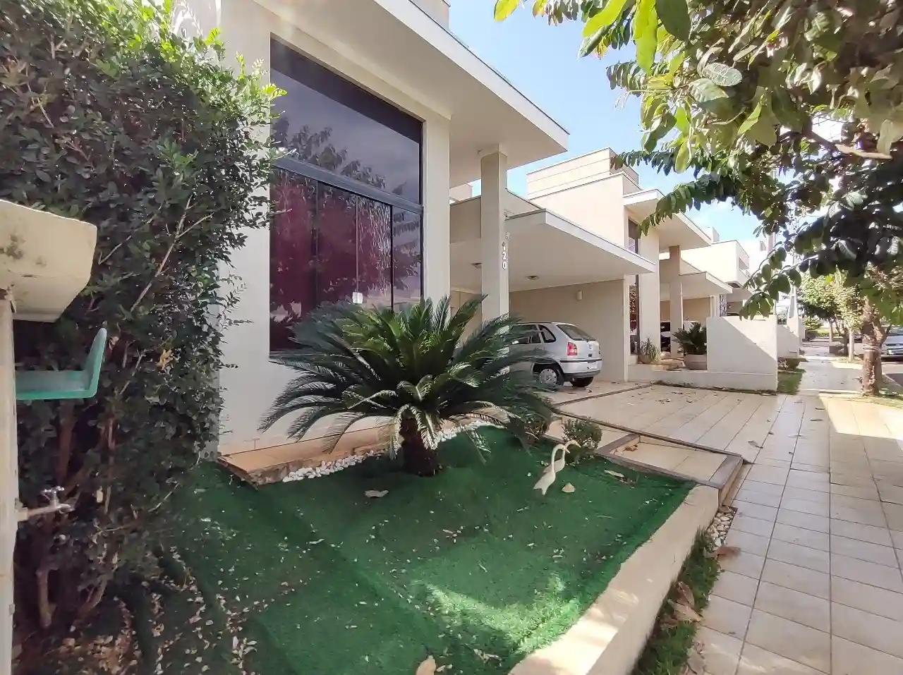 Casa com 3 quartos à venda, 160m² — foto 2 de 21