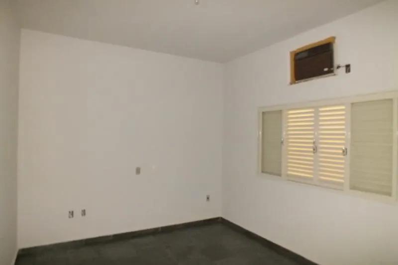 Casa à venda — foto 1 de 1