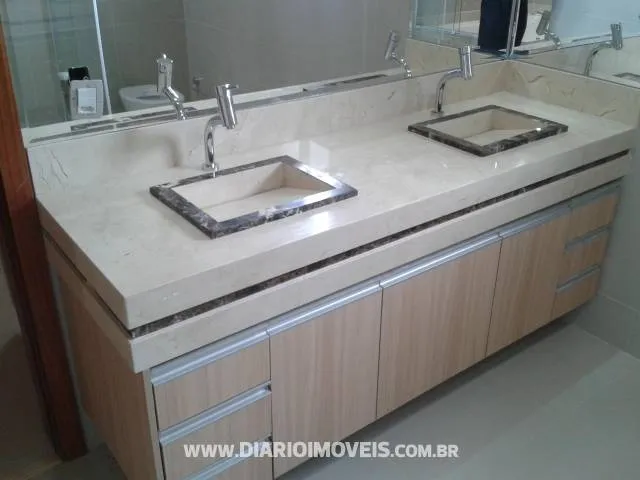 Casa de Condomínio à venda — foto 1 de 3