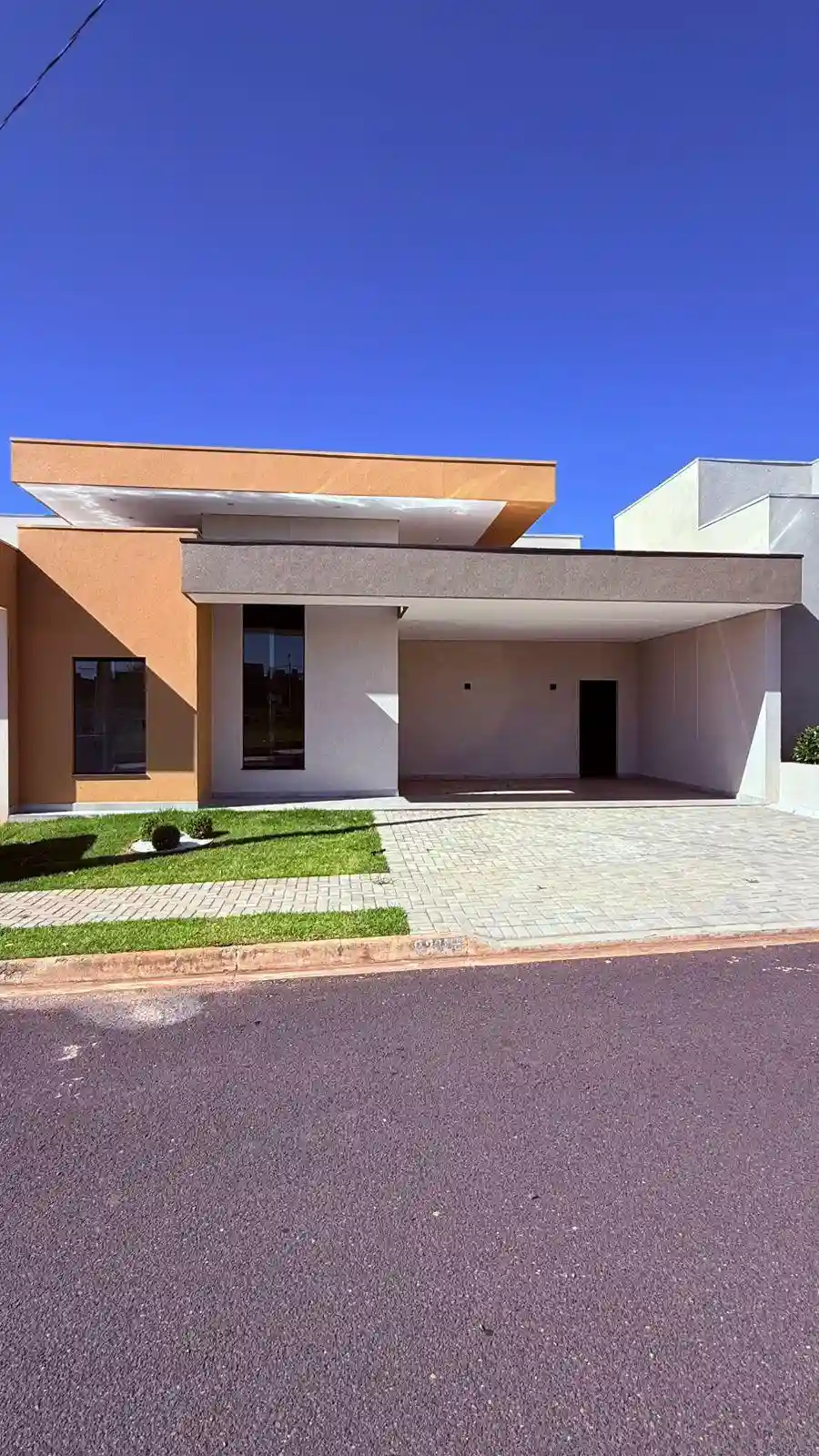 Casa de Condomínio com 3 quartos à venda, 253m² — foto 1 de 21