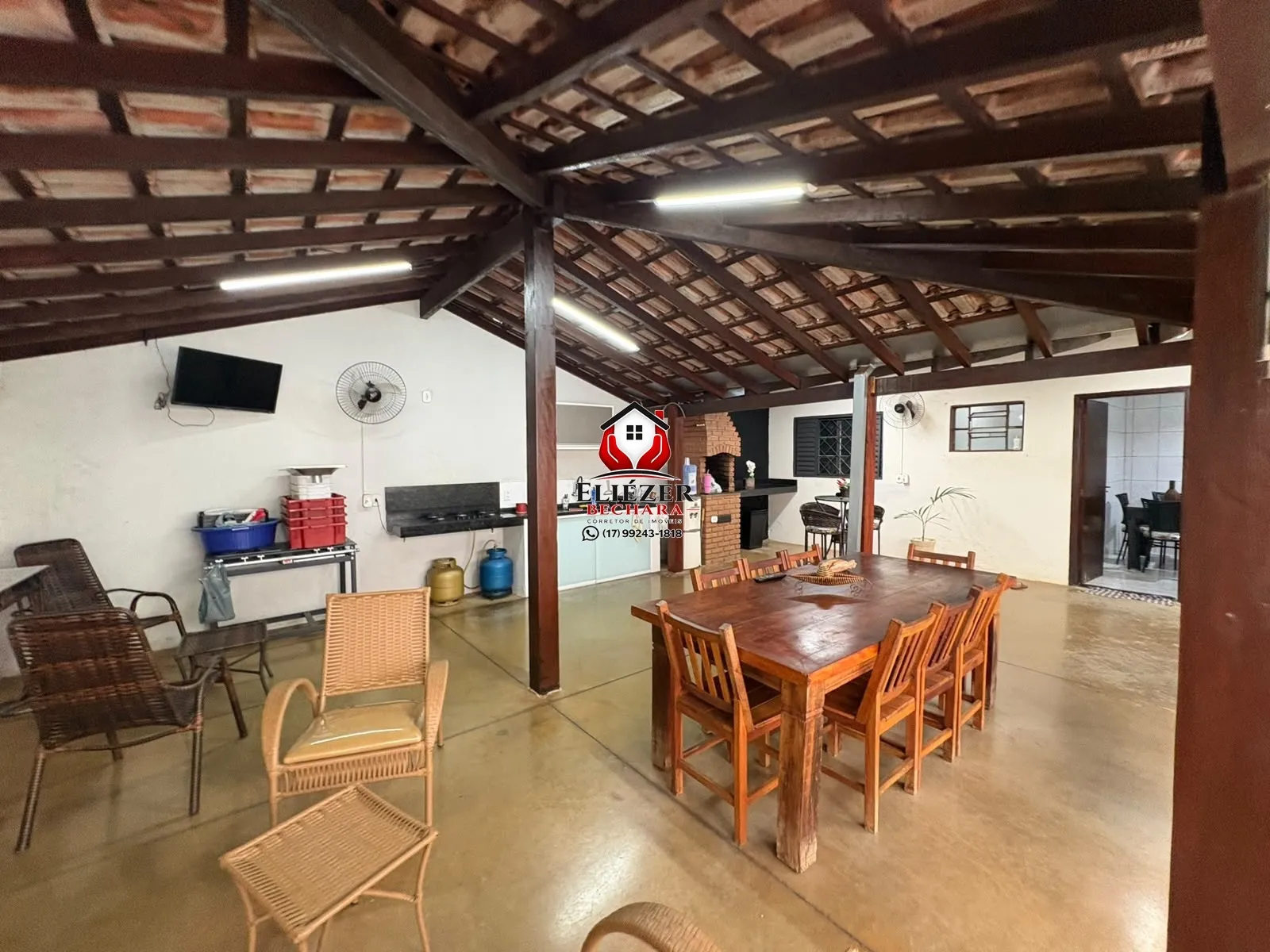 Casa com 3 quartos à venda, 170m² — foto 1 de 27